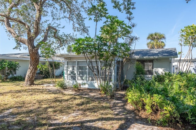 exterior space featuring a yard