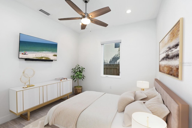 bedroom with ceiling fan