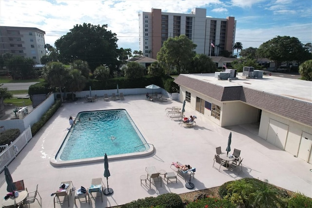 view of swimming pool featuring a patio