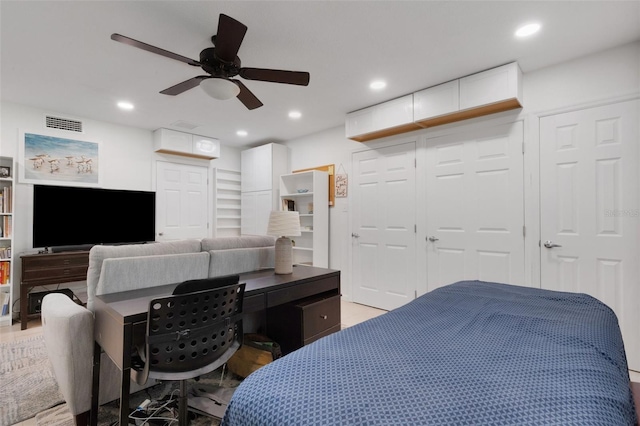 bedroom featuring ceiling fan