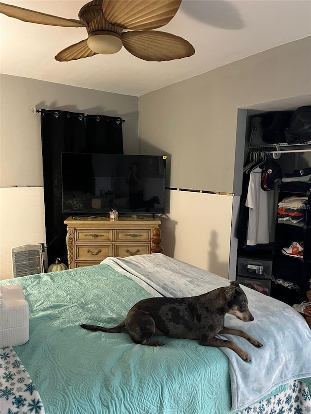 bedroom featuring a closet and ceiling fan