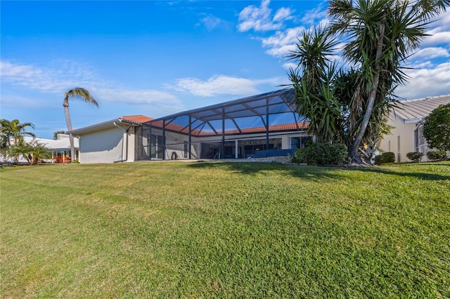 view of yard featuring a lanai