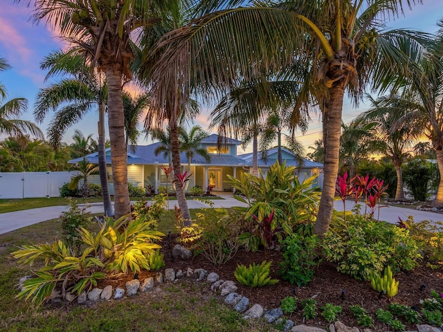 view of front of home
