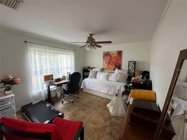 bedroom with ceiling fan