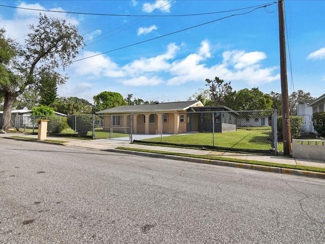 view of front of house featuring a front yard