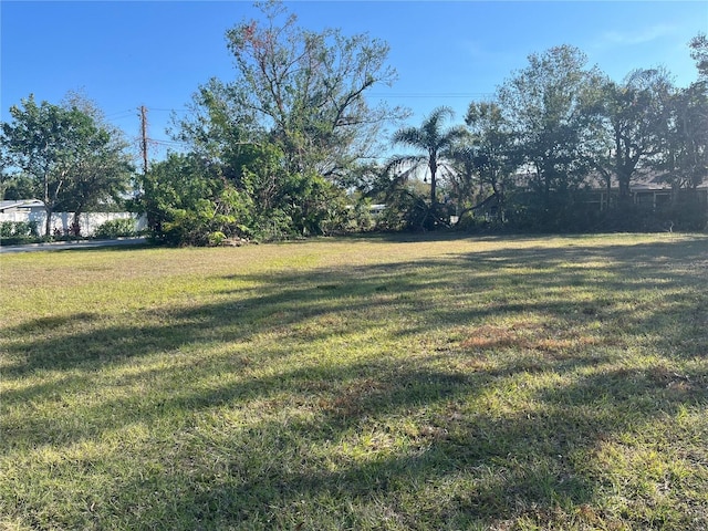 Listing photo 2 for 2484 Ringling Blvd, Sarasota FL 34237