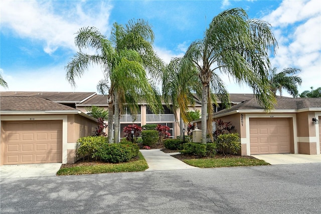 single story home featuring a garage