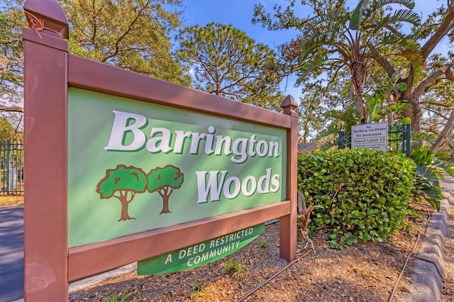 view of community / neighborhood sign