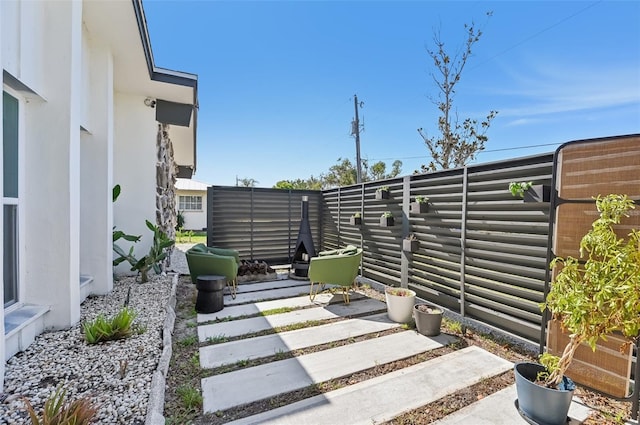 view of yard featuring a patio area