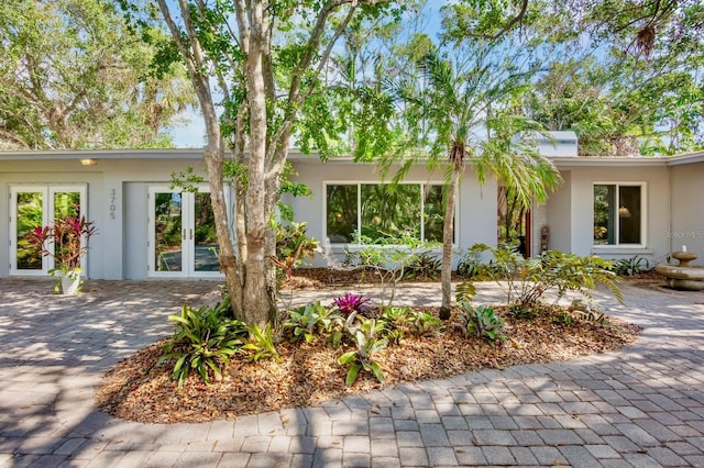 view of front of property featuring french doors