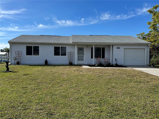 ranch-style home with roof with shingles, stucco siding, a front yard, a garage, and driveway