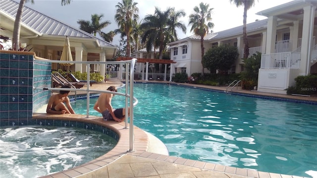 view of swimming pool