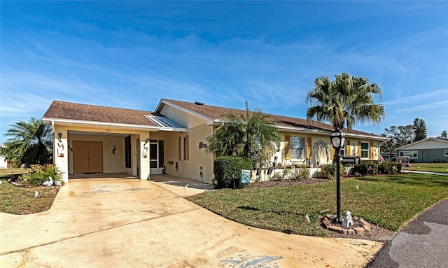 ranch-style house featuring a front lawn