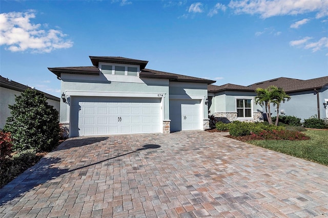 view of front facade featuring a garage