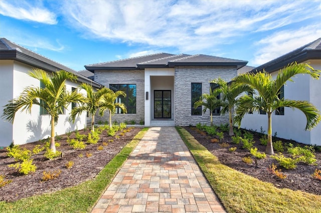 view of front of property