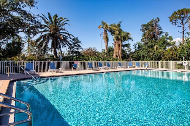 view of swimming pool