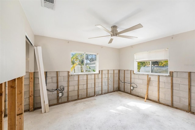 spare room featuring ceiling fan