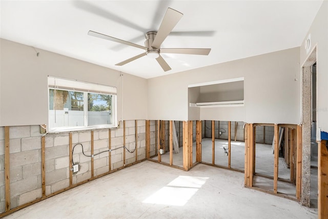 spare room featuring ceiling fan