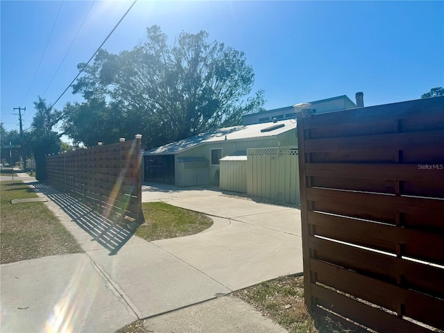 2375 Riverwood Pines Dr, Sarasota, FL 34231 - view of side of property