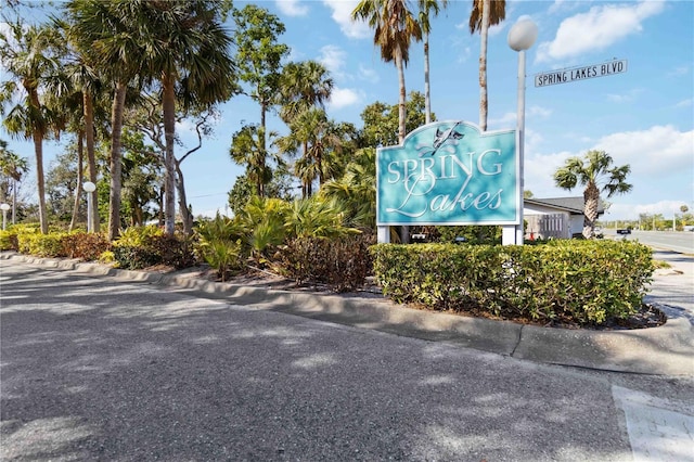 view of community / neighborhood sign