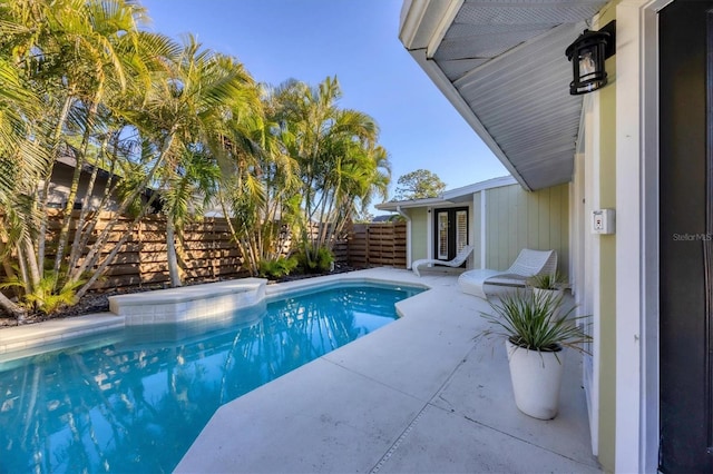 view of swimming pool