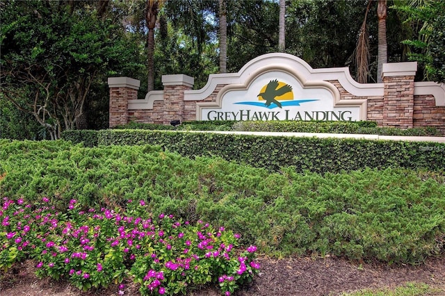 view of community / neighborhood sign