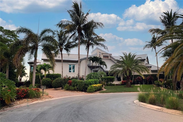 view of front of house with a front lawn