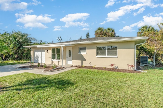 view of front of property with a front lawn