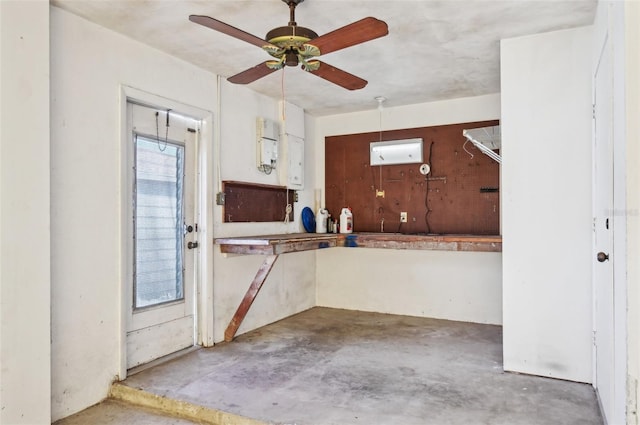 kitchen with ceiling fan