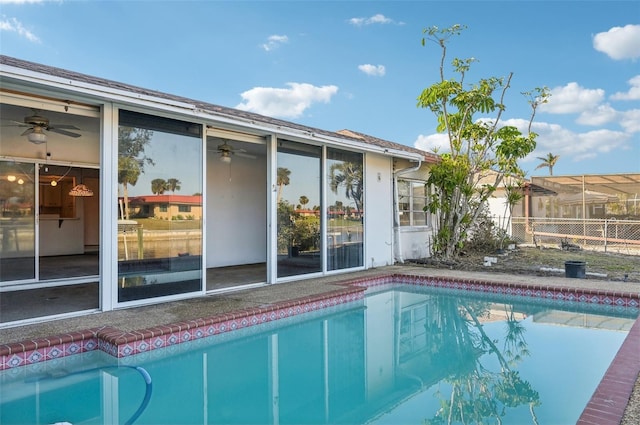 view of swimming pool