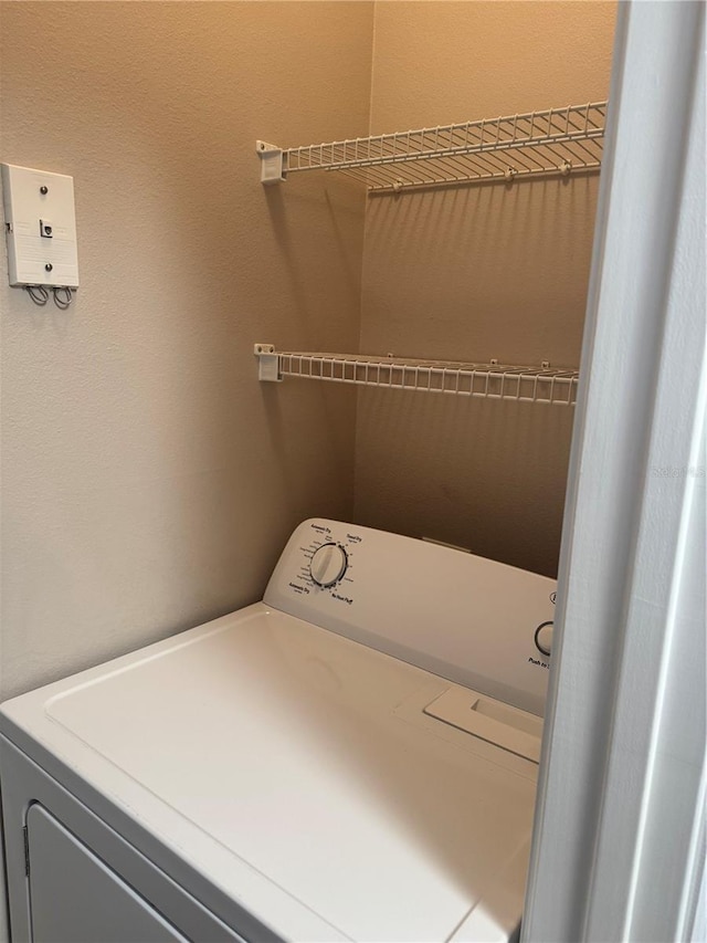 laundry area featuring washer / dryer