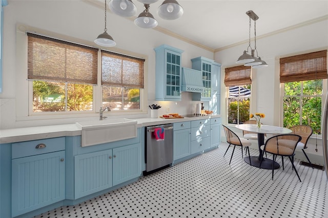 kitchen featuring blue cabinetry, sink, decorative light fixtures, ornamental molding, and dishwasher