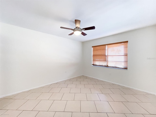 empty room with ceiling fan