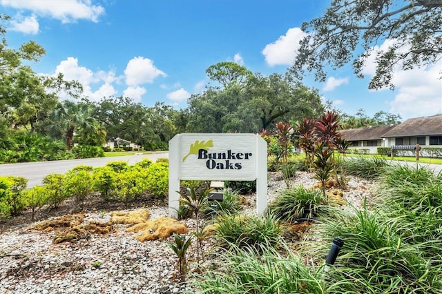 view of community / neighborhood sign