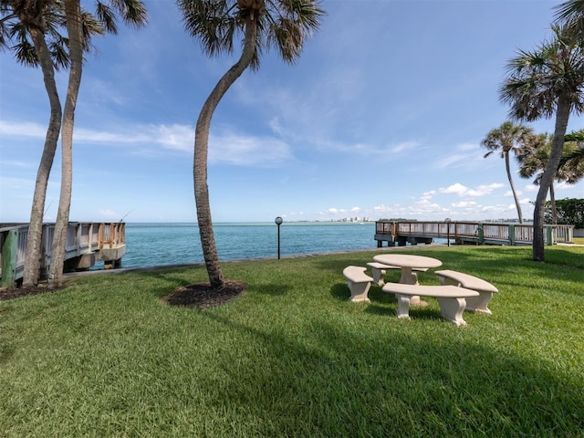 view of yard featuring a water view