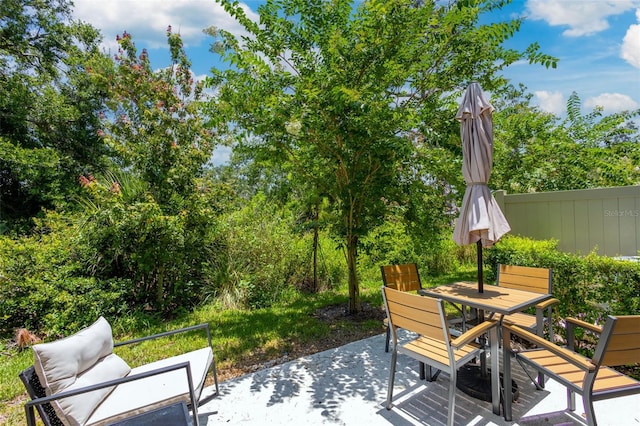 17136 Blowfish Dr, Nokomis, FL 34275 - view of patio / terrace with outdoor dining area