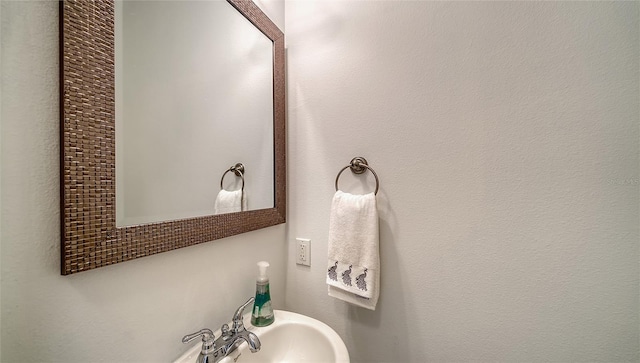 7632 Plantation Cir, Bradenton, FL 34201 - bathroom featuring a sink