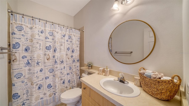 7632 Plantation Cir, Bradenton, FL 34201 - bathroom featuring a shower with curtain, vanity, and toilet