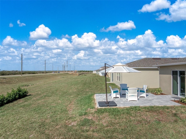 view of yard with a patio