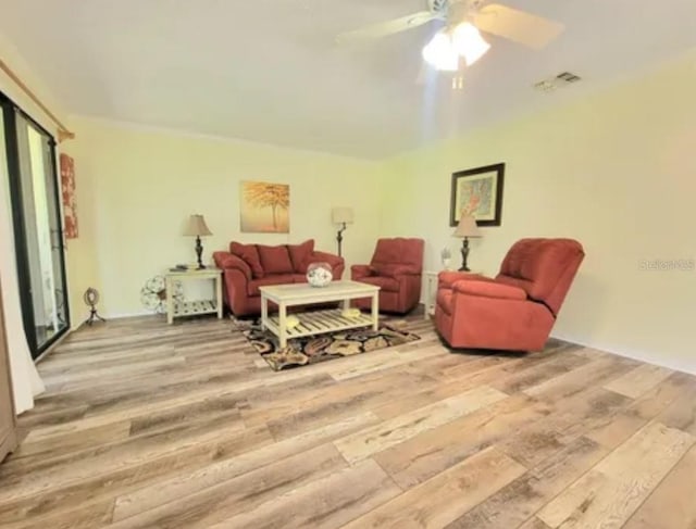 625 Duchess Blvd, Dunedin, FL 34698 - living area featuring wood finished floors and ceiling fan