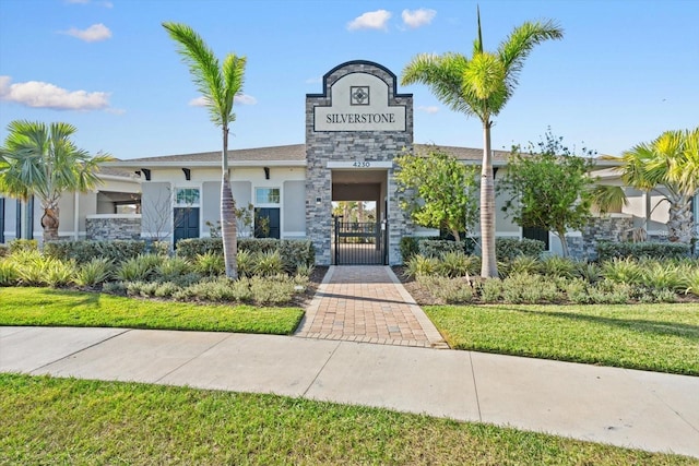 view of building exterior