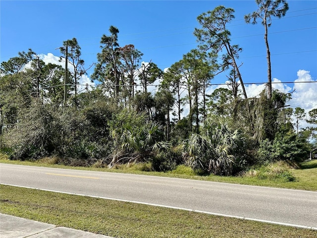 Listing photo 3 for 2447 Collingswood Blvd, Port Charlotte FL 33948