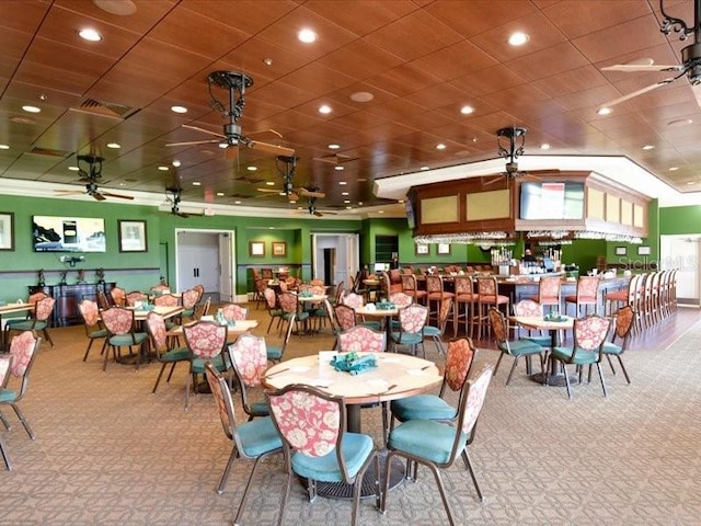 dining room with light carpet, ceiling fan, visible vents, and recessed lighting