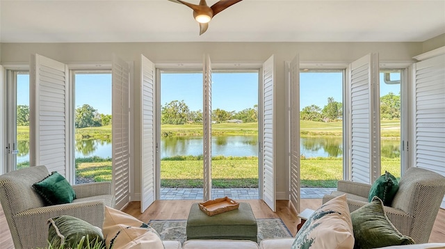 4060 Penshurst Park, Sarasota, FL 34235 - sunroom with a water view