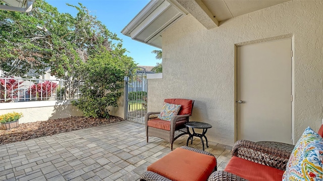 4060 Penshurst Park, Sarasota, FL 34235 - view of patio featuring fence