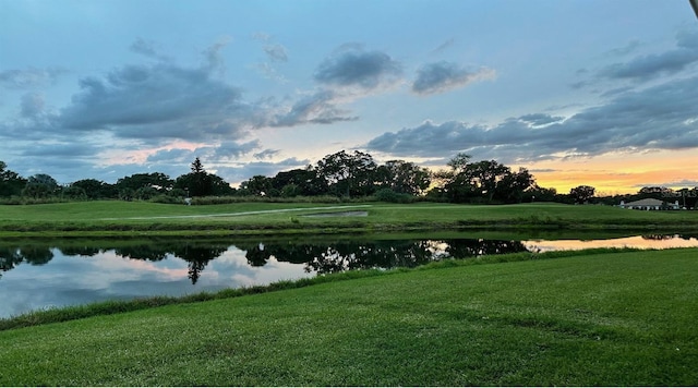 4060 Penshurst Park, Sarasota, FL 34235 - surrounding community with a yard and a water view