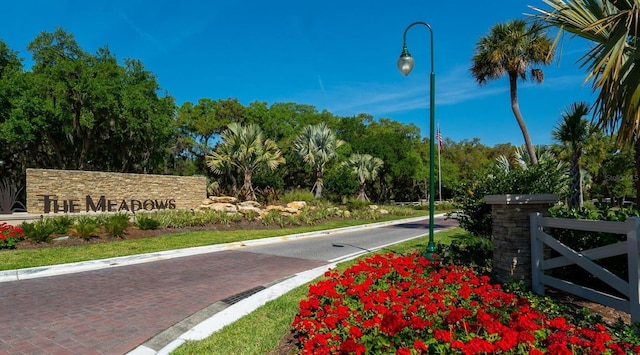 4060 Penshurst Park, Sarasota, FL 34235 - community / neighborhood sign featuring fence