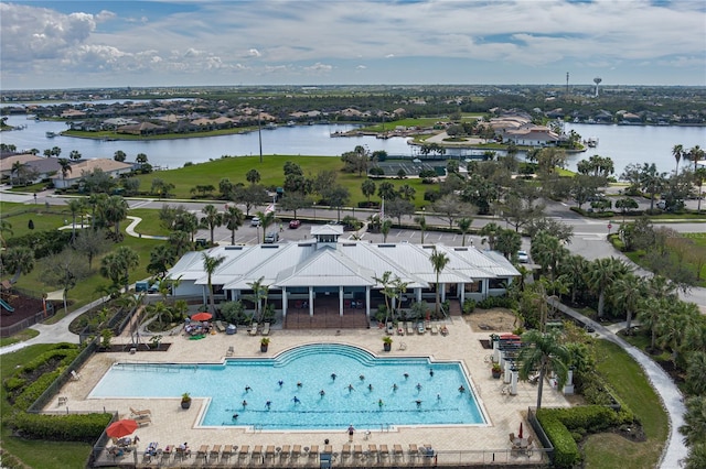 bird's eye view with a water view