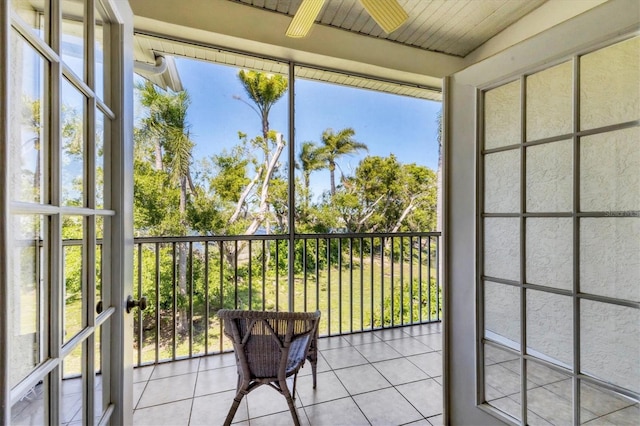 balcony with a ceiling fan