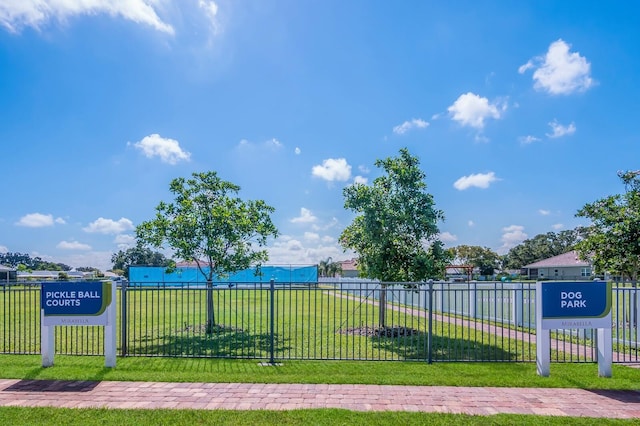 view of home's community featuring a yard